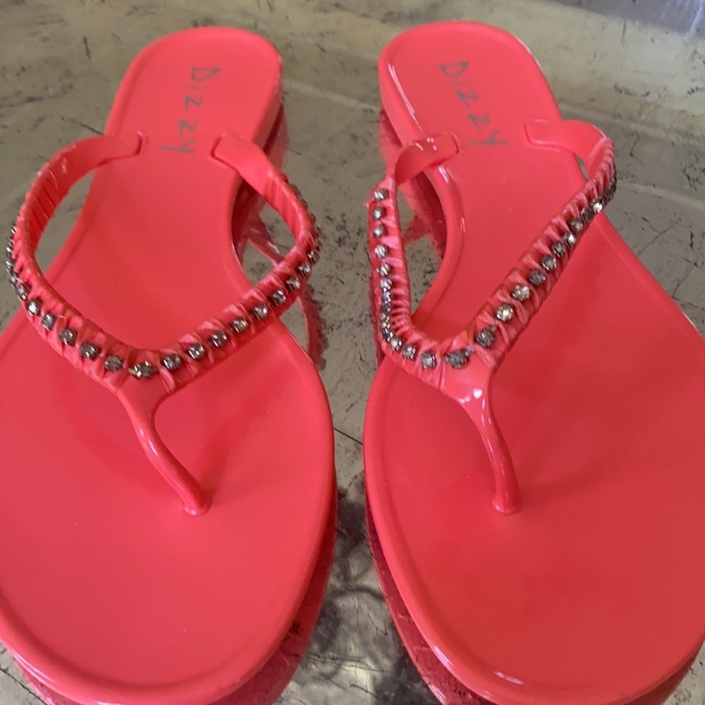 Sandals NEW Dizzy